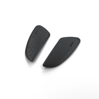 Side tank pads of rubberized material With YAMAHA logo and retro inspired stripe pattern.