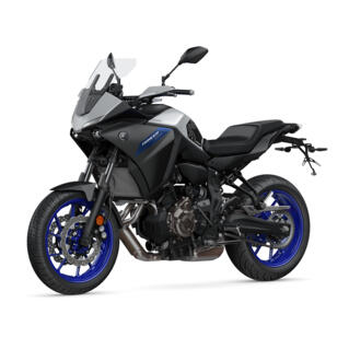 If you want to take your TRACER 7 to the next level, the carefully selected accessories of the Yamaha Sport Pack are the way to go.
Consisting of  a chain guard, full radiator cover, side pads and a short licence plate holder – generation 2, the Sport Pack gives your TRACER 7 an even more aggressive look and a sharper feel. Available now from your Yamaha dealer who will be happy to fit these high quality Genuine Accessories to your motorcycle.
