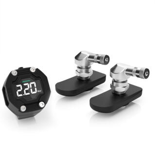 Dédié au voyage, idéal pour prendre la route avec style et confort, le Pack Travel Pro représente la version ultime du pack accessoires pour TRACER 9 GT. La bulle haute, le déflecteur de bulle ainsi que la selle confort chauffante offrent plus de confort sur les longs trajets. Le top case ainsi que les valises latérales permettent d'emmener vos effets personnels lorsque vous voyagez. Alimentez facilement votre téléphone ou GPS avec la prise USB et surveillez les pneumatiques grâce au système de contrôle de la pression. Ce pack comprend également un support GPS qui vous permet de le fixer en toute sécurité. La platine d’extension de la béquille latérale garantit une plus grande stabilité lorsque vous béquillez la moto, et ce, quelle que soit la surface. La protection de radiateur garde votre radiateur à l'abris des projections et des gravillons, tandis que les pare-carters préservent le moteur en cas de chute. Les feux de brouillard à LED offrent une meilleure visibilité en cas de mauvais temps pour une sécurité optimale. Et nous avons également veillé à ce que le passager soit dorloté. Il appréciera sans aucun doute le confort de la selle et du dosseret qui lui sont dédiés.