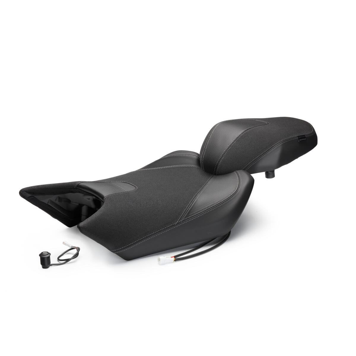 Stilig, eksklusivt designet sete med varme – erstatter originalsetet og gir ekstra komfort på lange turer og ved kalde værforhold.