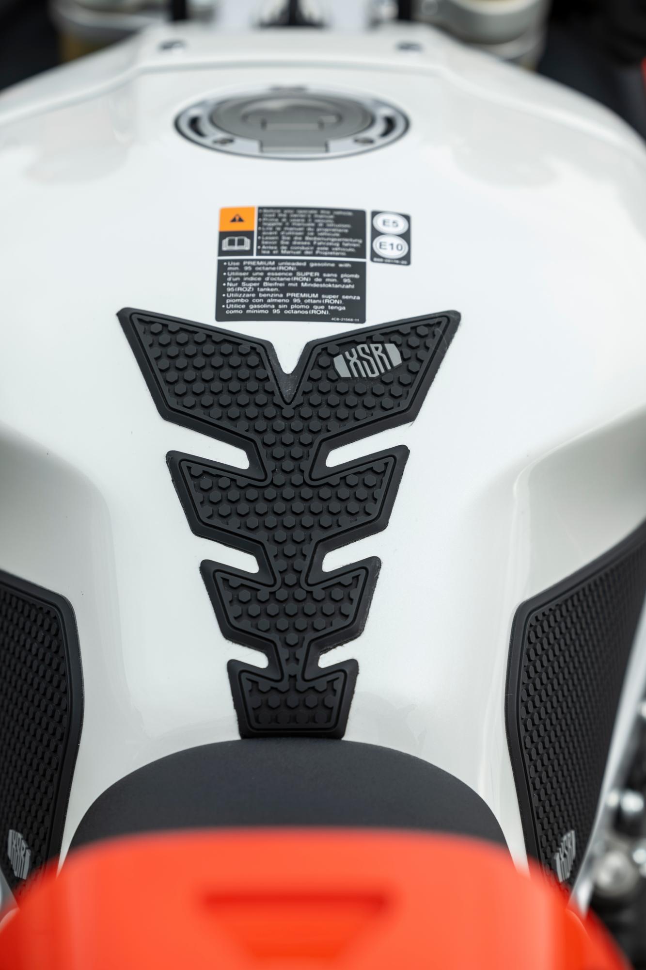 Autocollant De Protection Réservoir Labelbike Pour Yamaha XSR 700 - Modèle Historic White 2022, Résine 3D