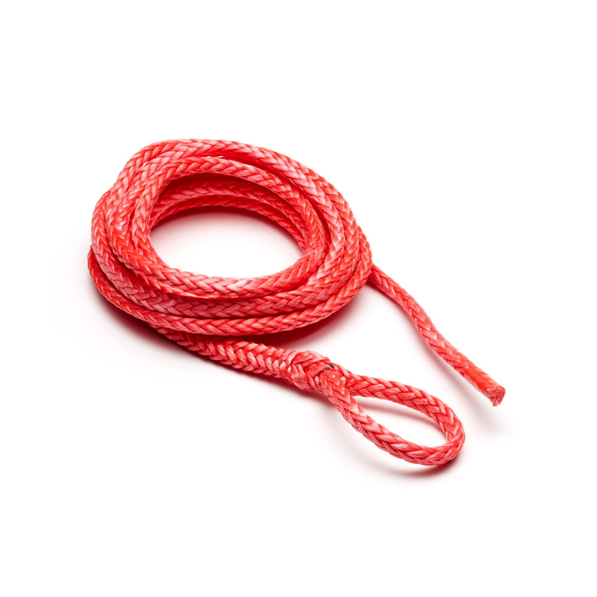Резервно въже на лебедката по време на сезона на разораване, спестява износване на металното въже.