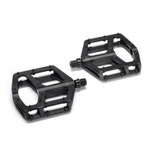Manufactured to Yamaha’s specification by VP components, the VICE platform pedal set gives you better power transfer and a greater range of foot and body positions for enhanced stability and stronger performance on the downhill or trail. With a flat surface equipped with 12 replaceable grip pins per side, these pedals enable you to get the most out of your Moro 07. Featuring a durable extruded and CNC machined aluminium body with LSL and sealed ball bearings, the VICE platform pedal set provides increased performance with superb durability.