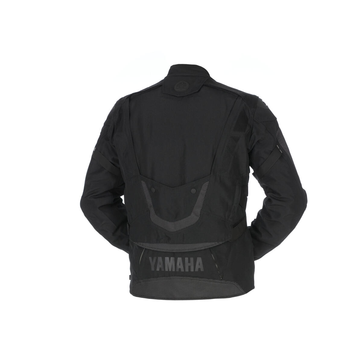 Mit dieser eleganten, äusserst zweckmässigen Textiljacke bist Du für jedes Abenteuer gerüstet. Die Baku-Jacke mit herausnehmbarem wasserfesten Winterfutter und einem festen Mesh-Futter ist bei jedem Wetter atmungsaktiv dank Belüftung auf Armen, Rücken und Brust. Mit Schulter- und Ellbogenschützern sowie verstärkten Rückenkissen bist Du sicher auf der Strasse und hast in Allround-Taschen alles Wesentliche dabei. Für einen kompletten Abenteuerlook passen dazu ideal die Adventure-Herrenhosen von Tara.