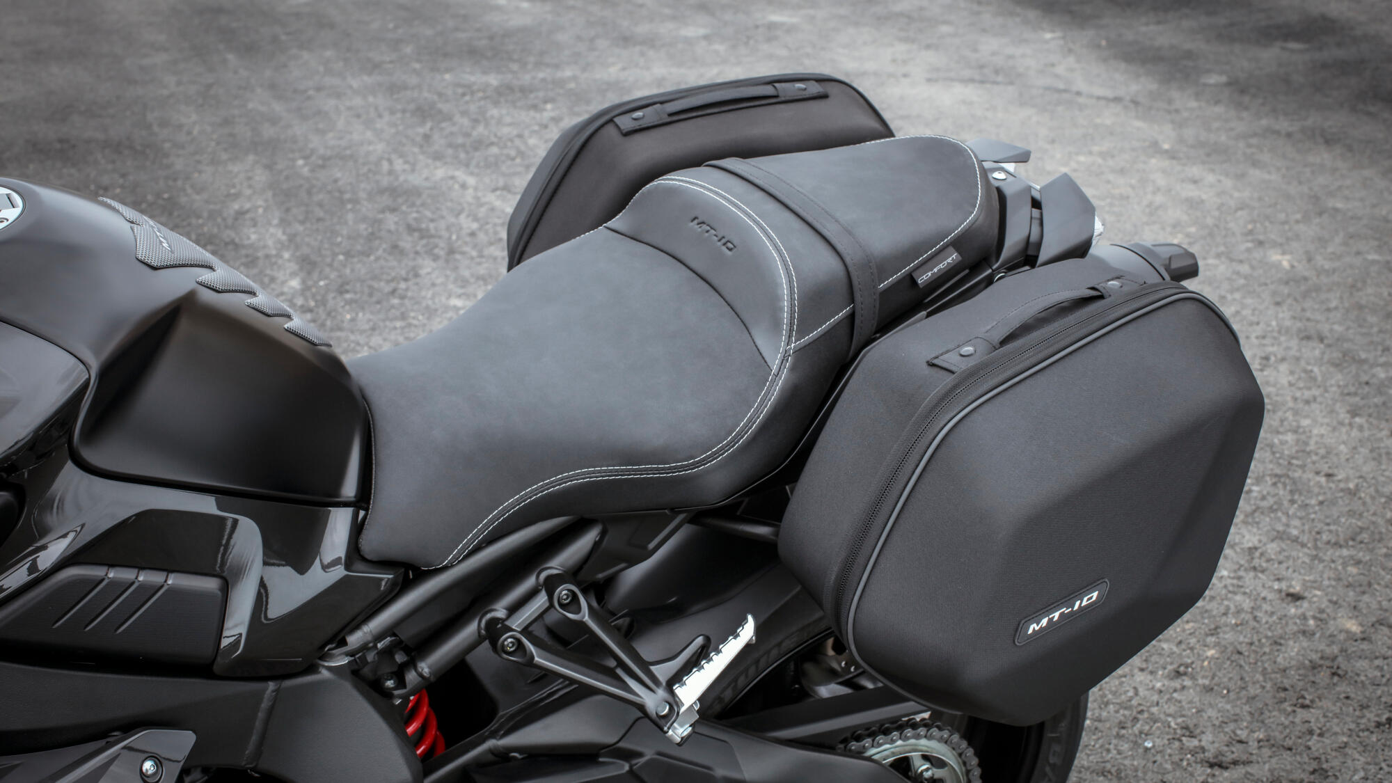 yamaha mt 10 luggage