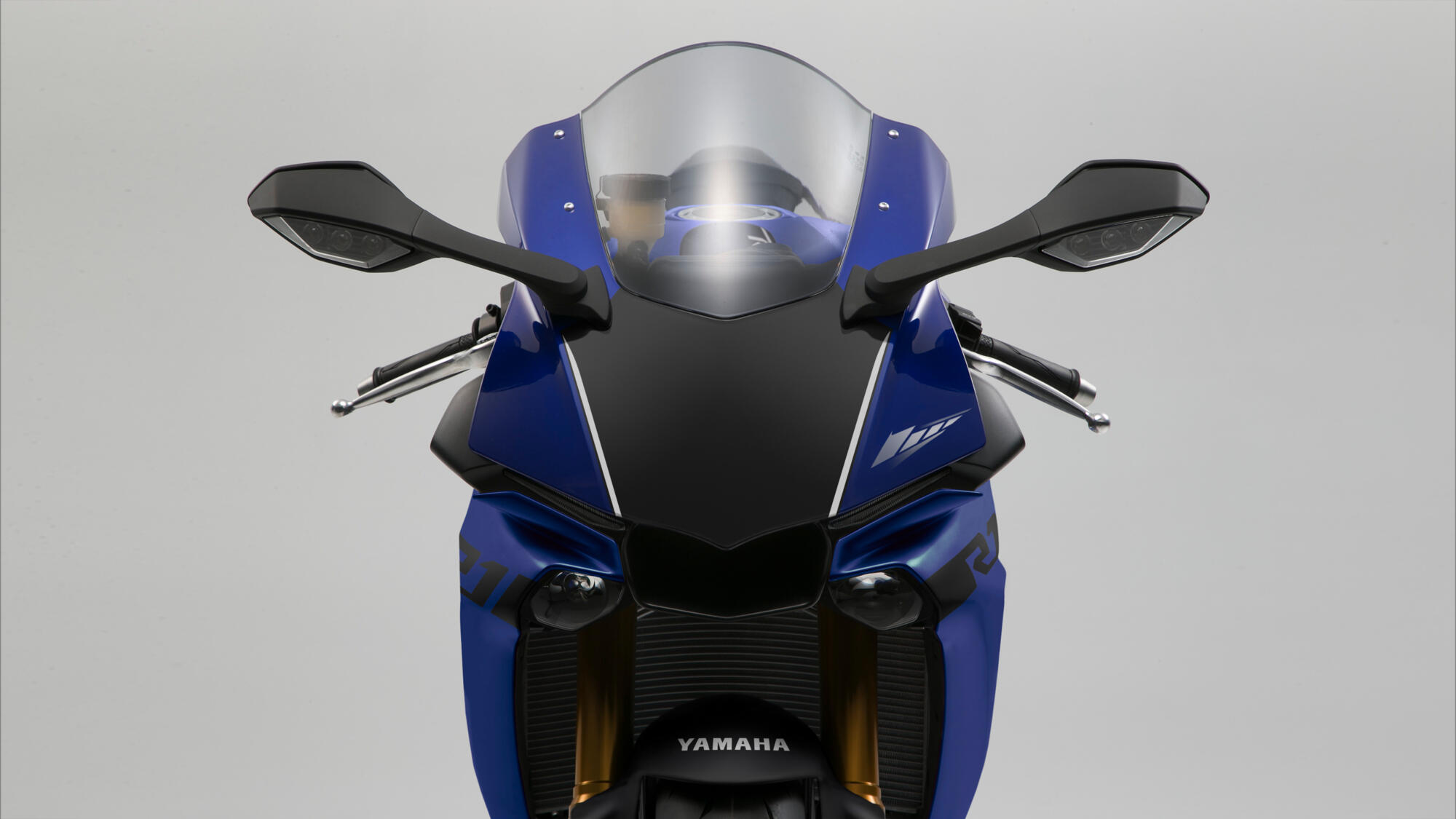 Yamaha R1 Front