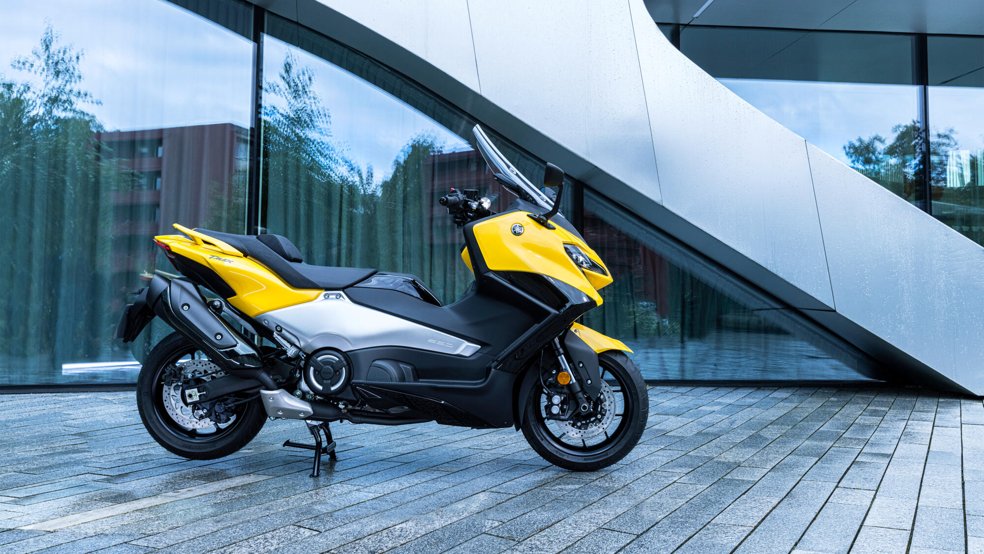 una taza de huella balcón TMAX 2022 - scooters - Yamaha Motor