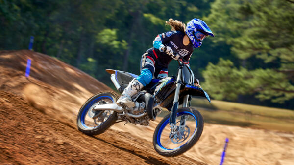 YAMAHA YZ125 Monster Energy Yamaha Racing Edition - Motokomplex