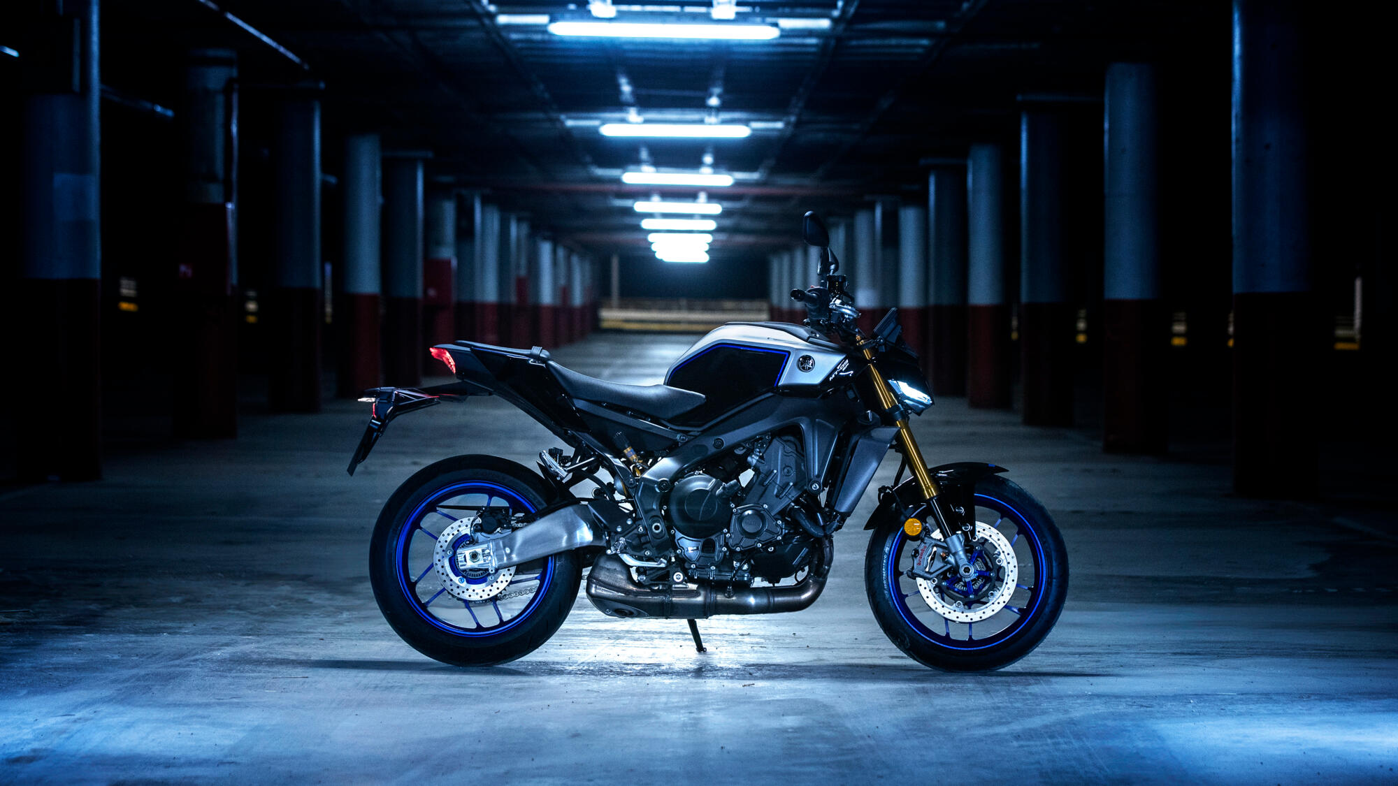 The Ultimate Naked Bike - Specs and Performance : 2024 Yamaha MT-09 Review  