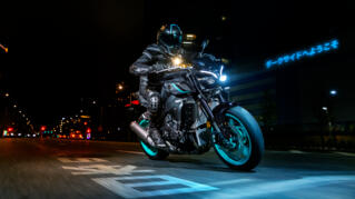 2024 Yamaha MT10 EU Midnight Cyan Action 003 03