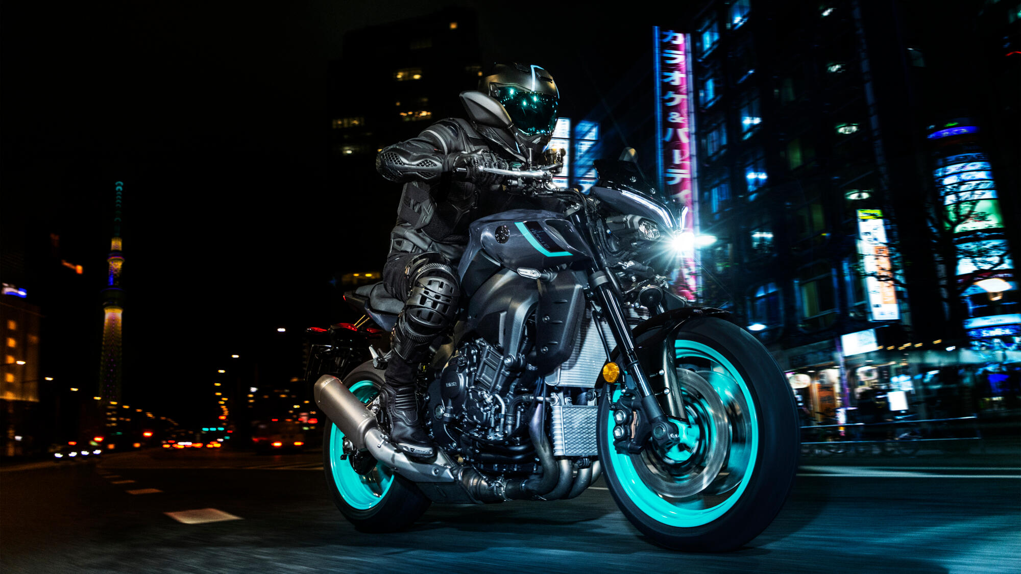 2024 Yamaha MT10 EU Midnight Cyan Action 007 03