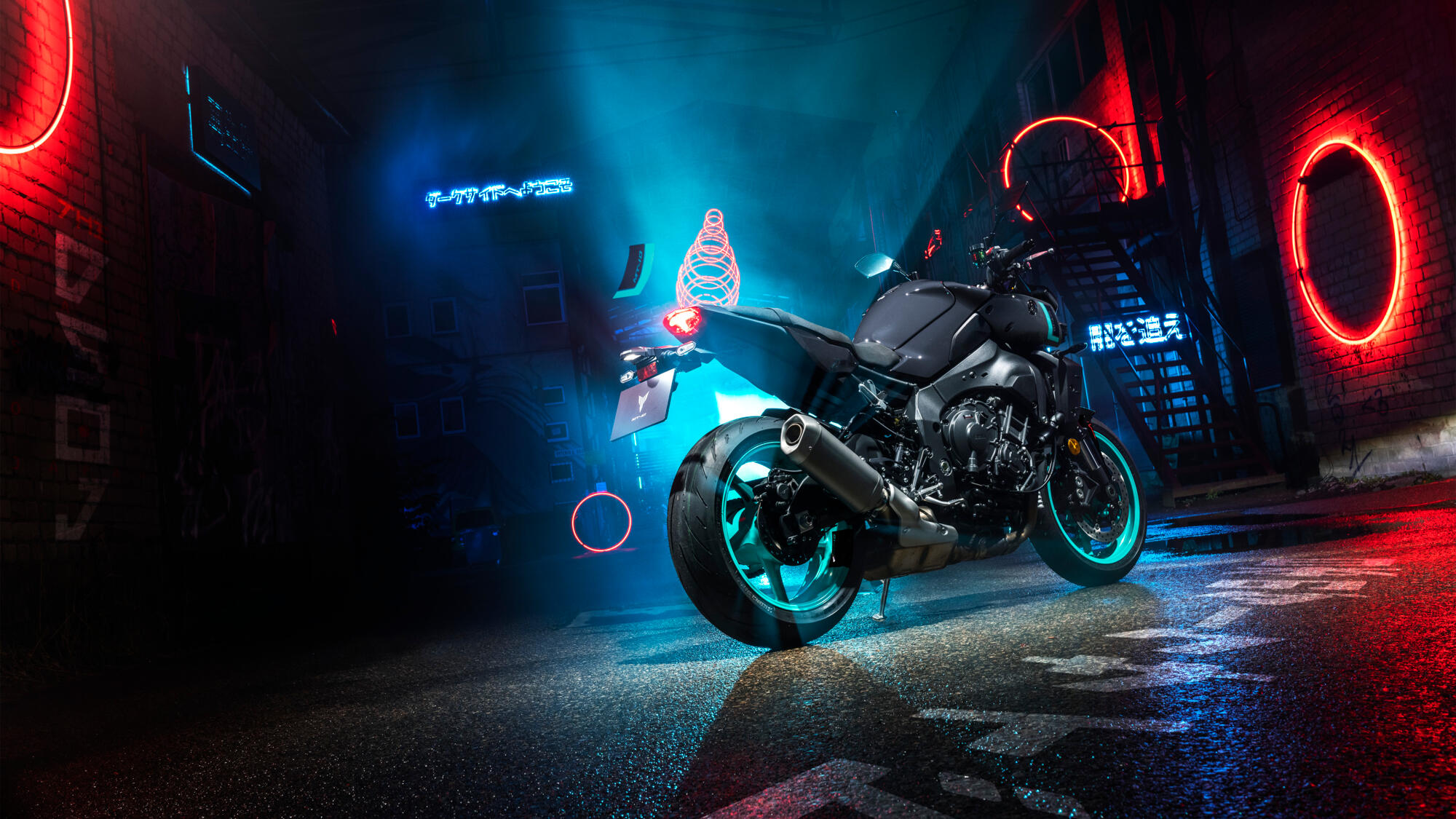 2024 Yamaha MT10 EU Midnight Cyan Static 002 03