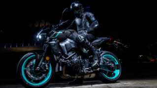 2024 Yamaha MT10 EU Midnight Cyan Static 004 03