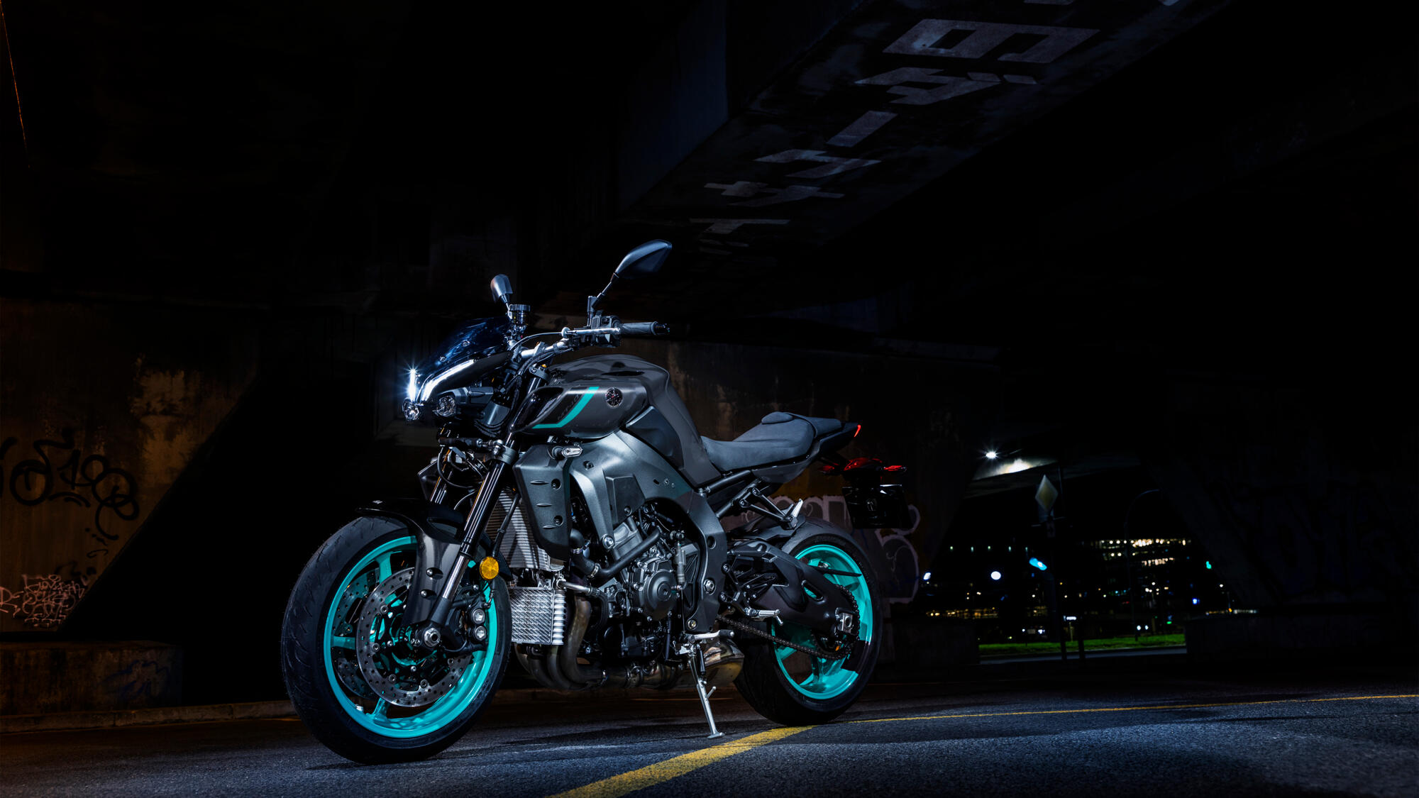 2024 Yamaha MT10 EU Midnight Cyan Static 007 03