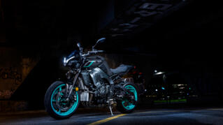 2024 Yamaha MT10 EU Midnight Cyan Static 007 03