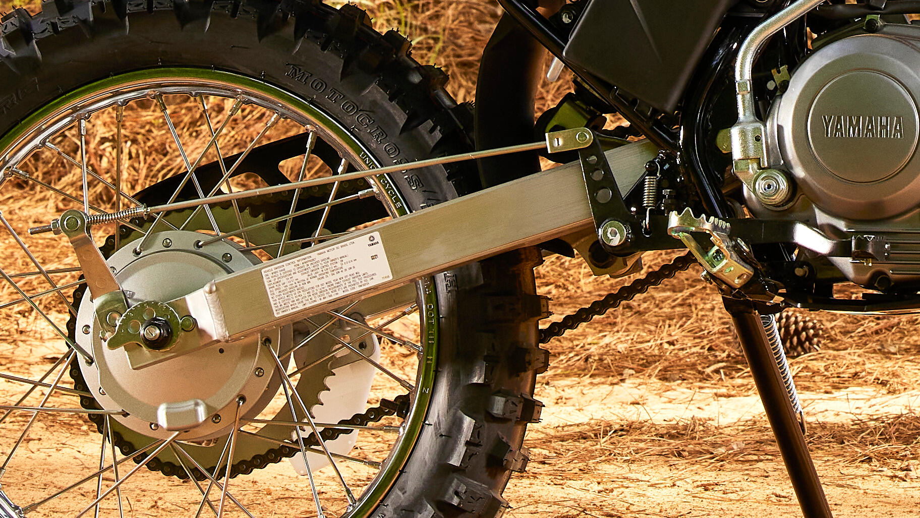 Robustan prednji i stražnji ovjes dugog hoda