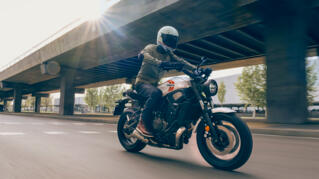 2024 Yamaha XS700 EU Historic White Action 007 03