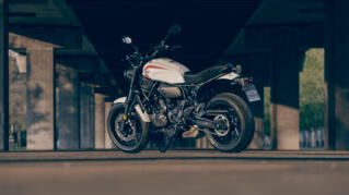 2024 Yamaha XS700 EU Historic White Static 006 03