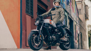 2024 Yamaha XS700 EU Historic White Static 009 03