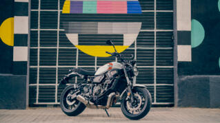 2024 Yamaha XS700 EU Historic White Static 012 03