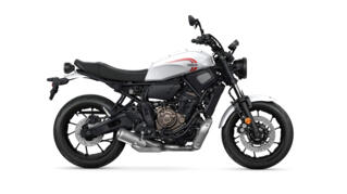 2024 Yamaha XS700 EU Historic White Studio 002 03