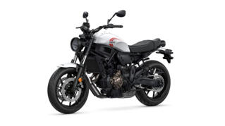 2024 Yamaha XS700 EU Historic White Studio 007 03