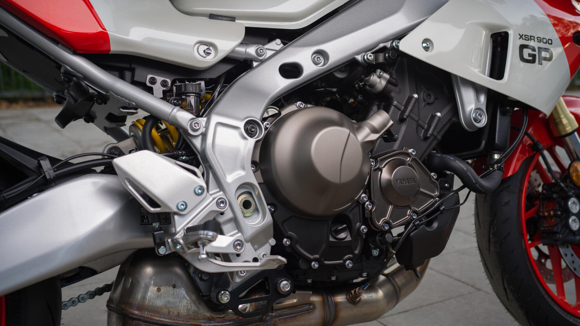 Propracovaný motor CP3 o objemu 890 ccm s vysokým točivým momentem splňující normu EU5+