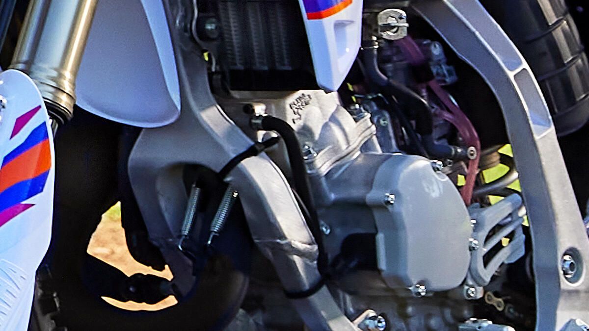 Yamaha YZ125 50th Anniversary Edition 2024 - Features and Technical ...