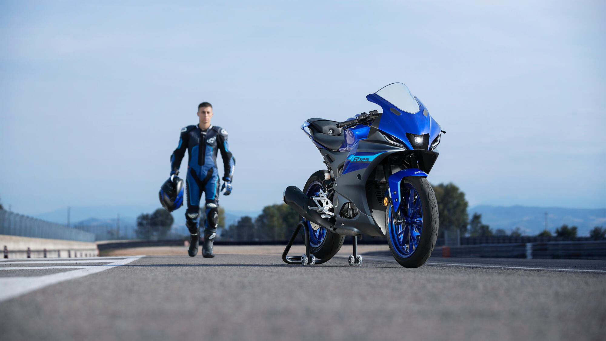 2024 Yamaha YZF-R125 Guide • Total Motorcycle