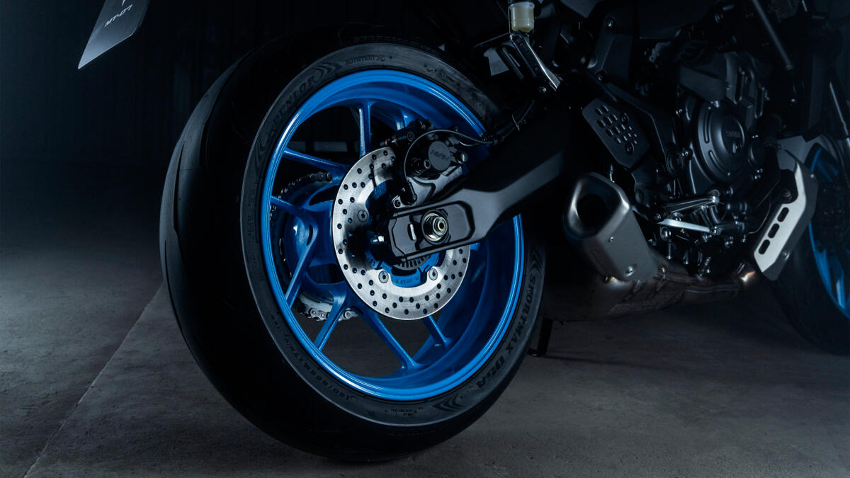 Lightweight SpinForged wheels with Dunlop radial tyres