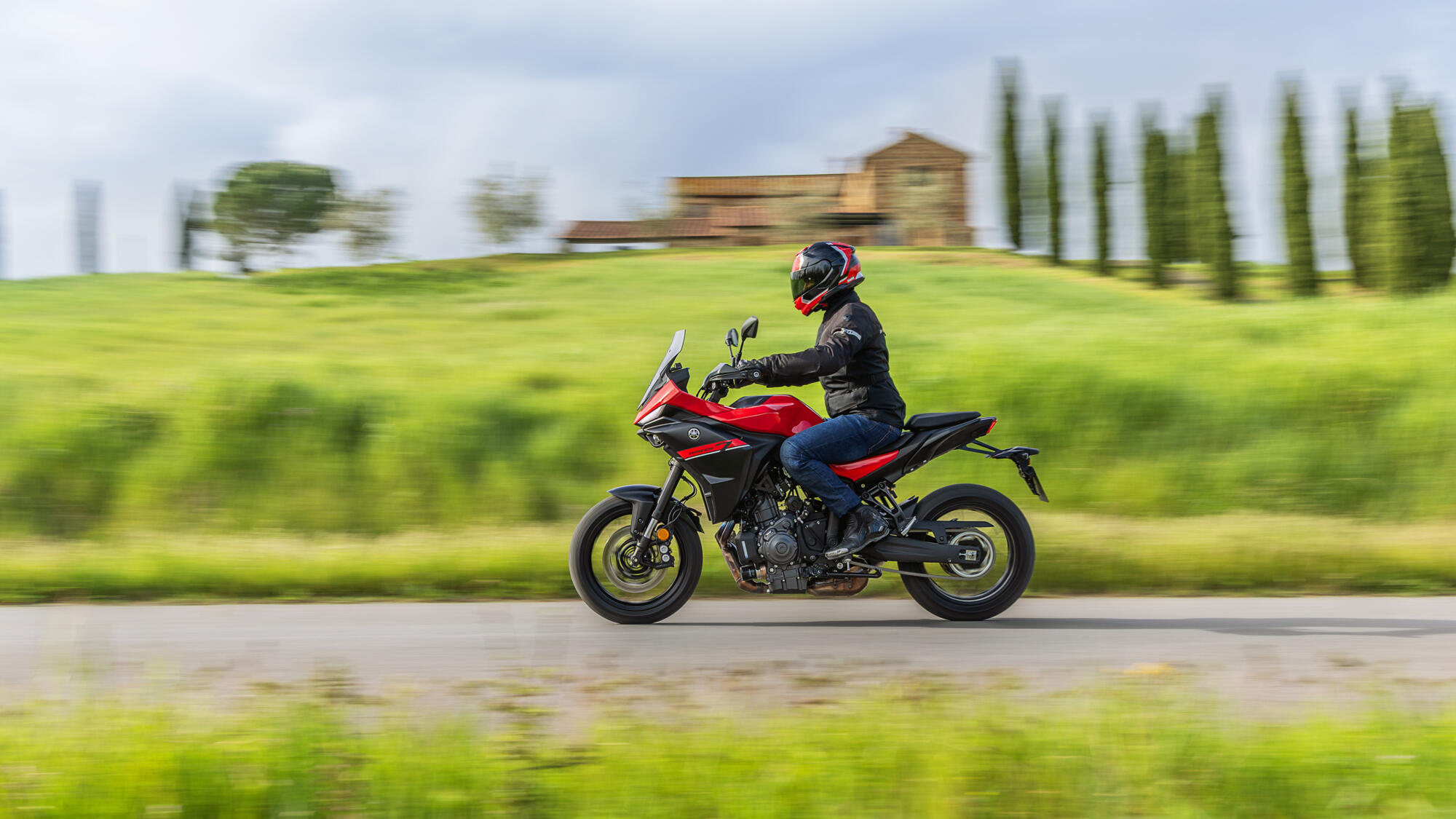TRACER 7 | Sport Touring Motorcycle | 690cc | 2025 | Yamaha Motor