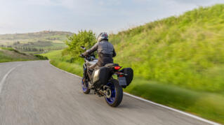2025 Yamaha MT07TRGT EU Icon Performance Action 005 03