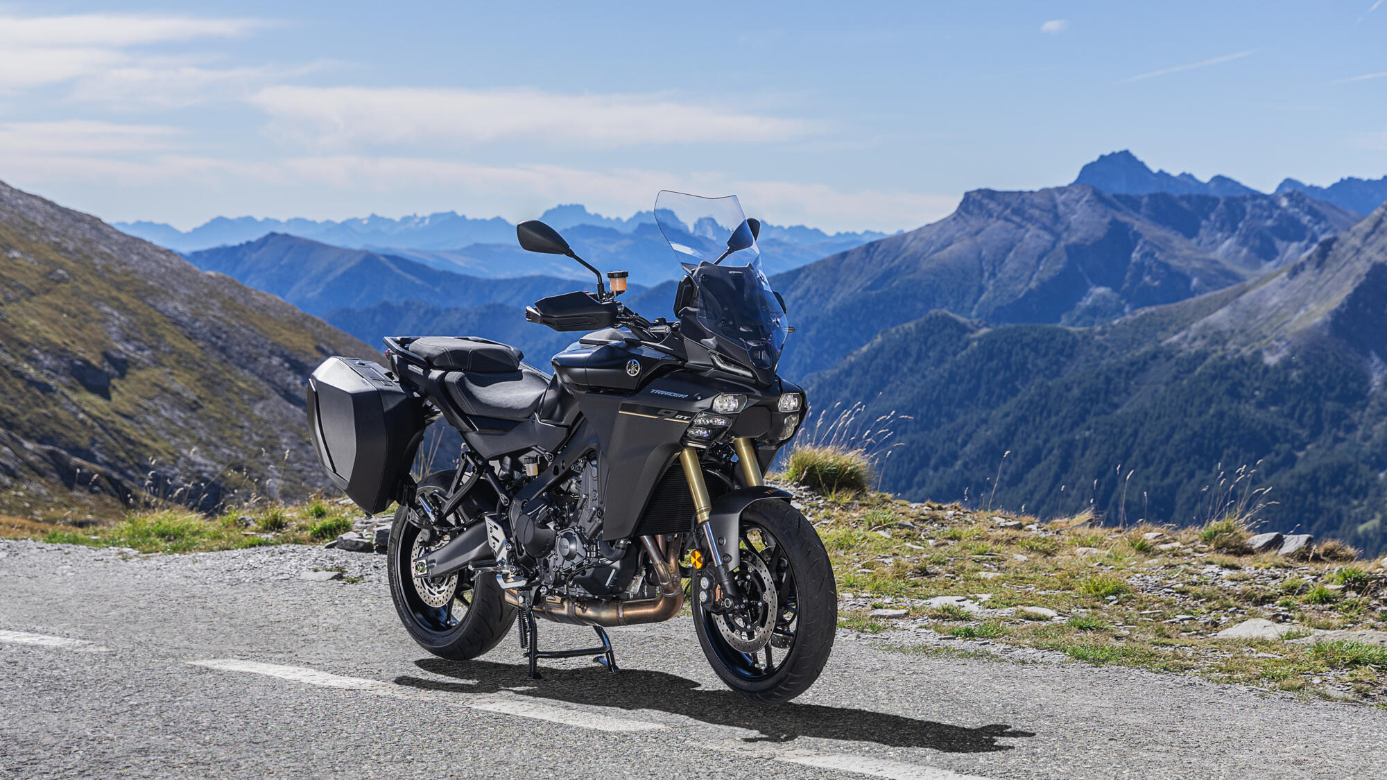 2025 Yamaha MT09ATRDX EU Tech Back Static 002 03