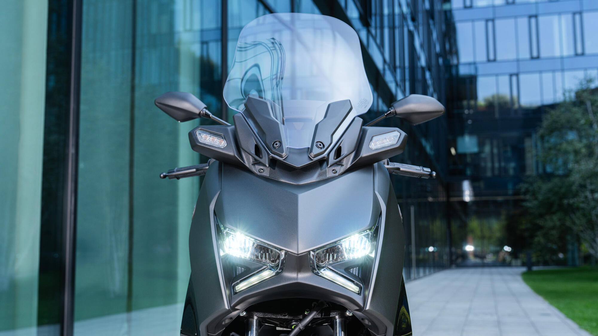 Radical X-shaped headlight