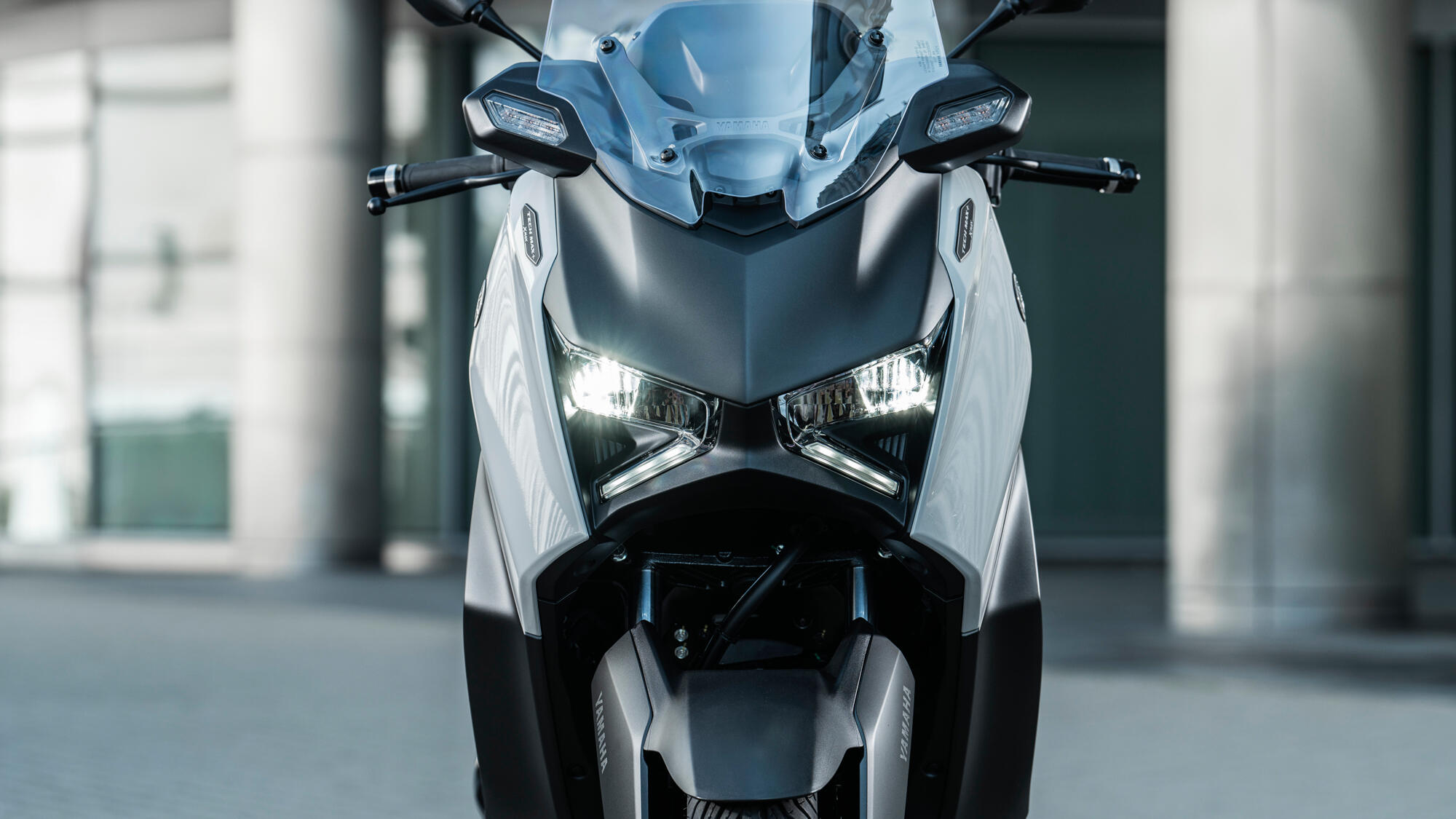 Radical X-shaped headlight