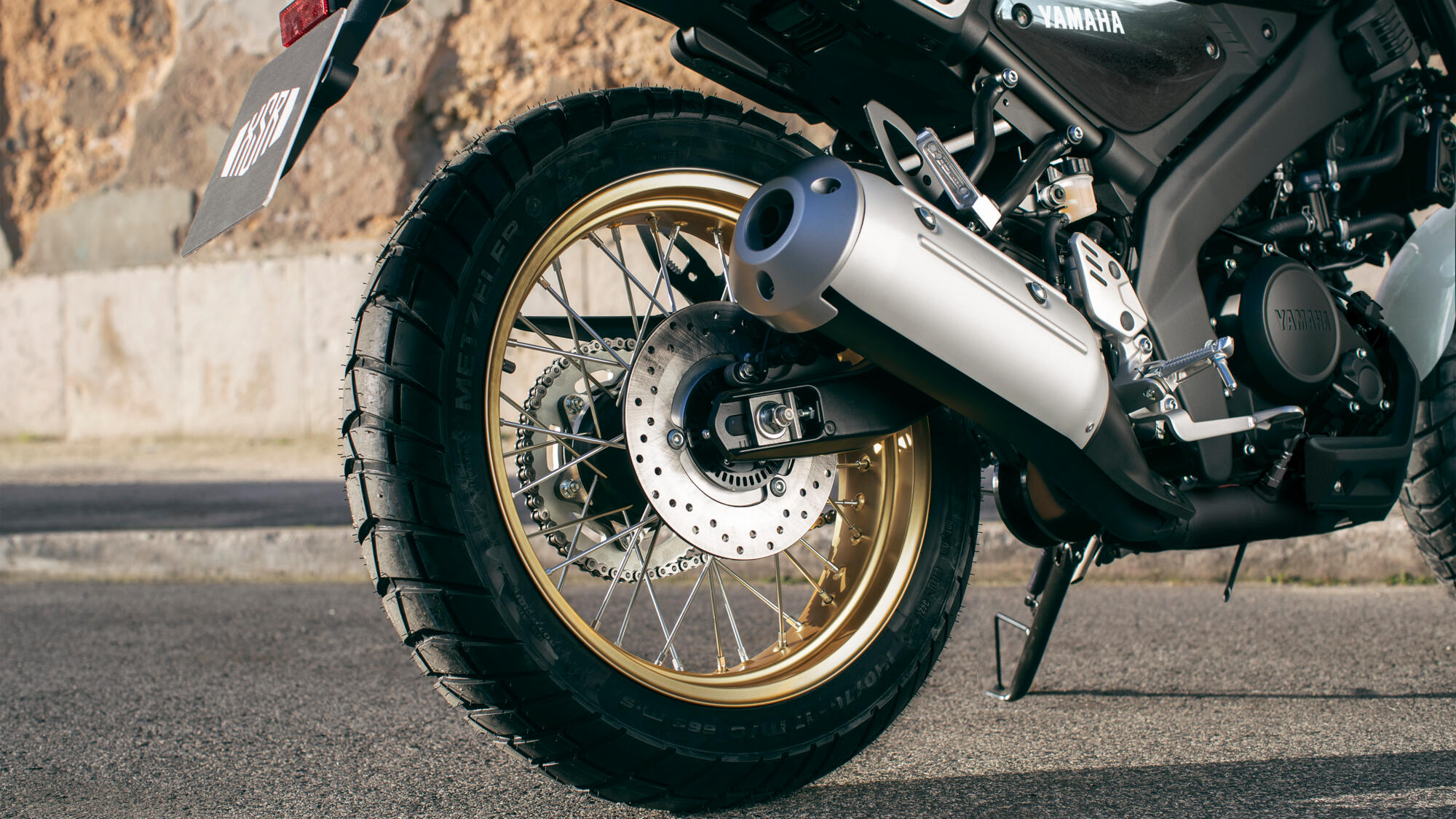 Dvodijelni poklopac aluminijskog ispušnog topa