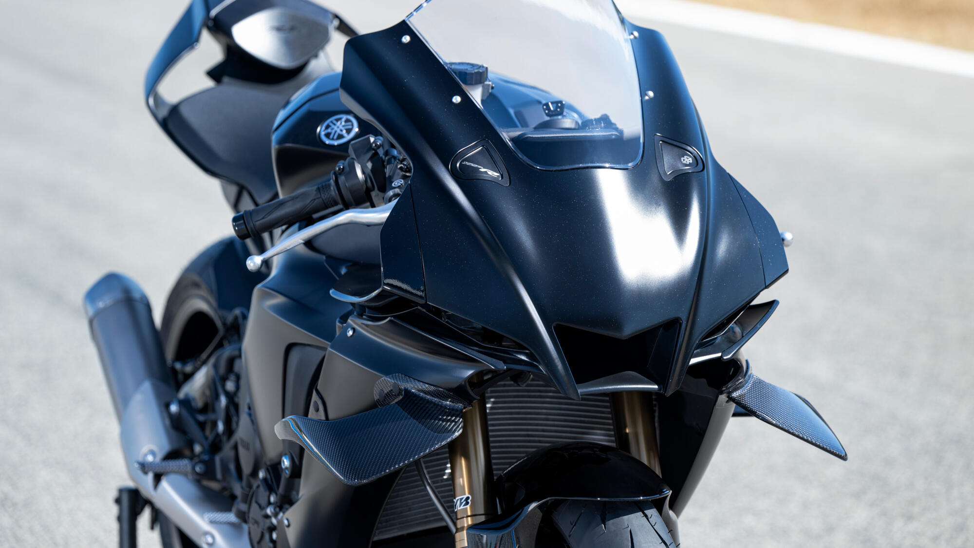 2025-Yamaha-YZF1000R1COMP-EU-Detail-006-03.jpg