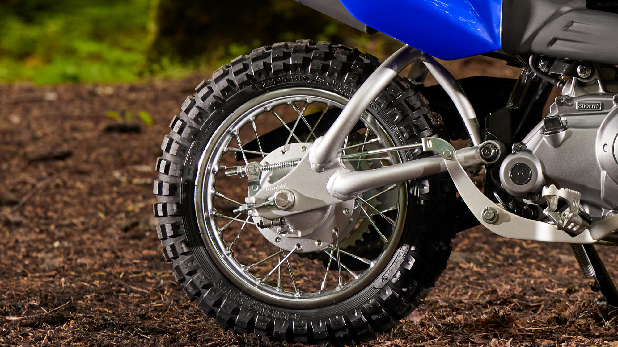 Frâne cu tambur și pneuri noduroase