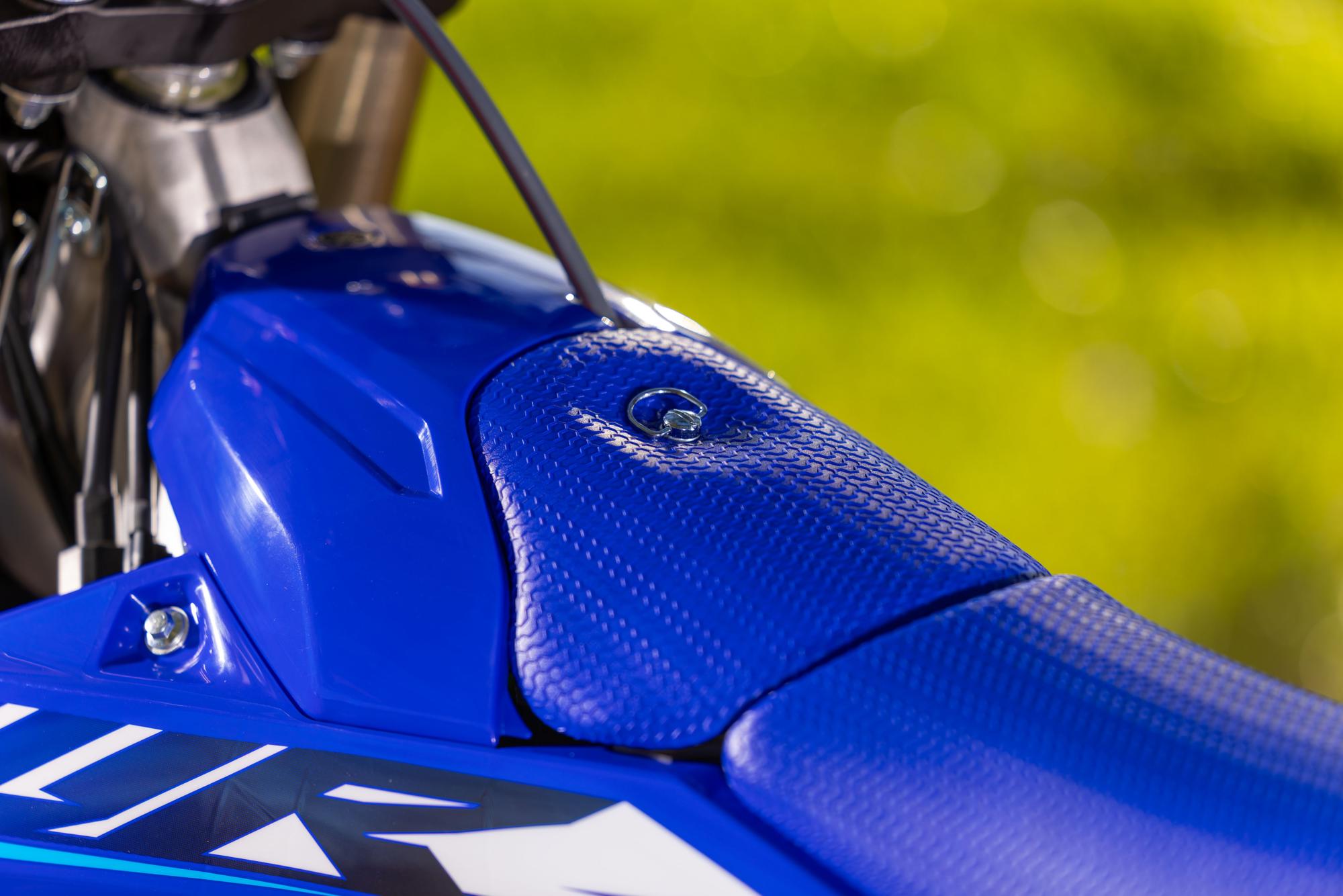 Caroserie mai îngustă și mai compactă