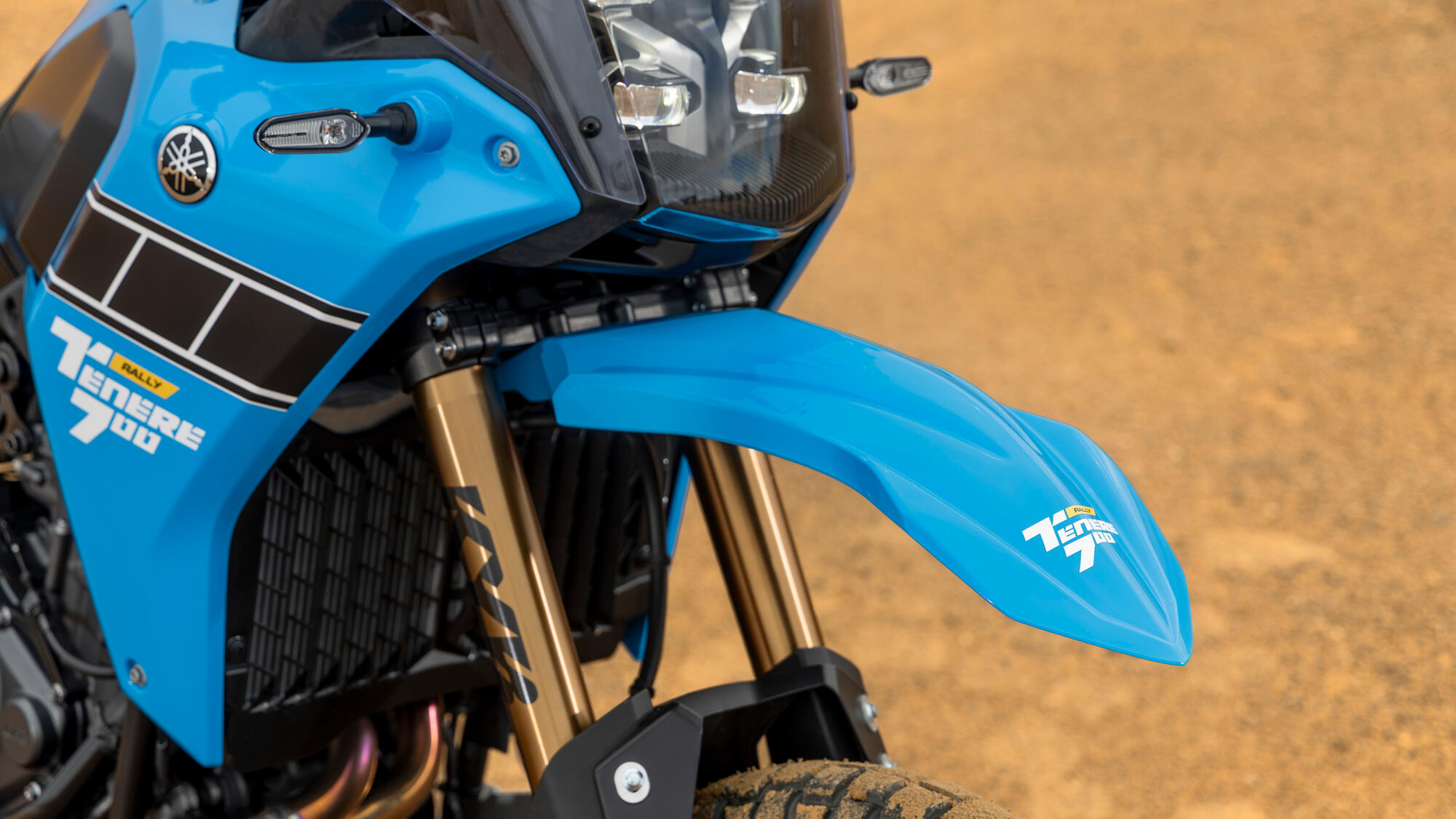 Hooggeplaatst voorspatbord in rallystijl