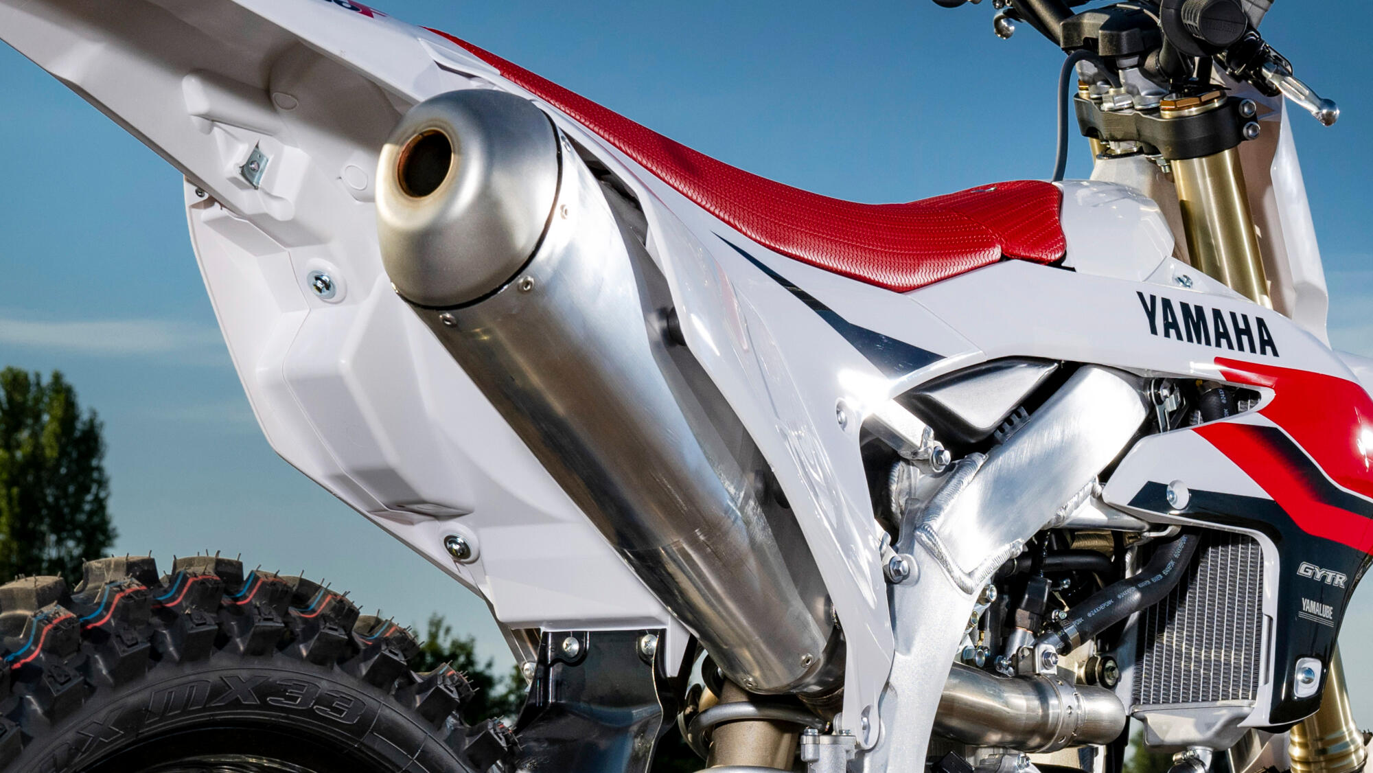 Eșapament modificat, pentru a satisface reglementările FIM