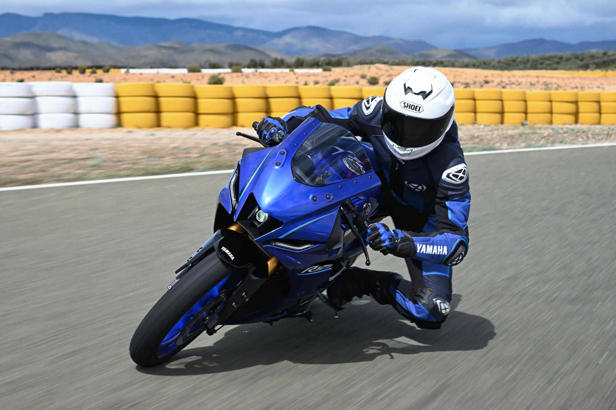 2026 Yamaha YZF R125A EU Icon Blue Action 003 03