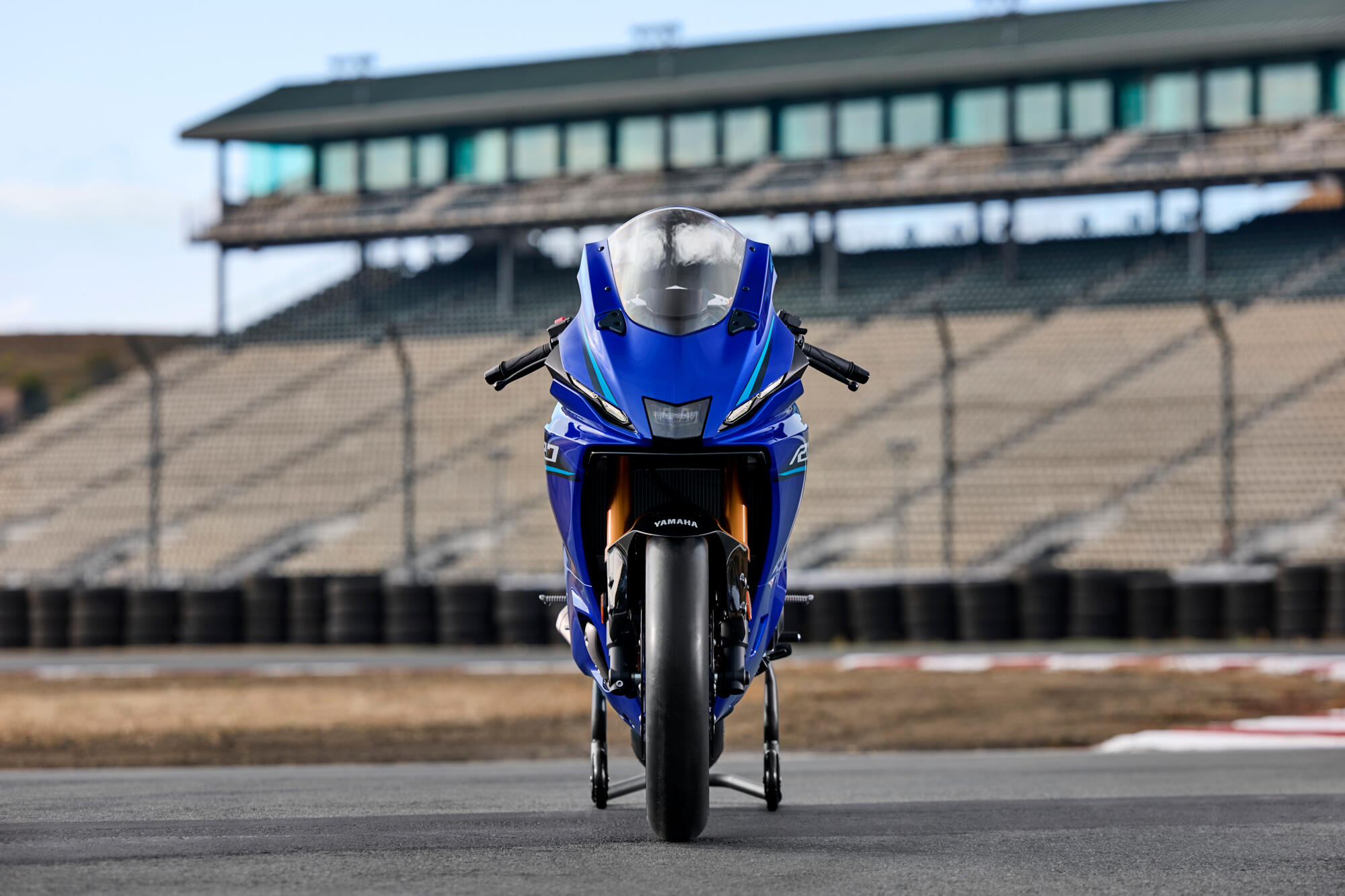 2026 Yamaha YZF700R7 EU Icon Blue Static 003 03