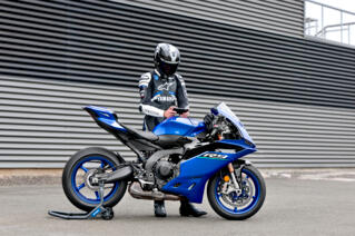 2026 Yamaha YZF900R9 EU Icon Blue Static 003 03