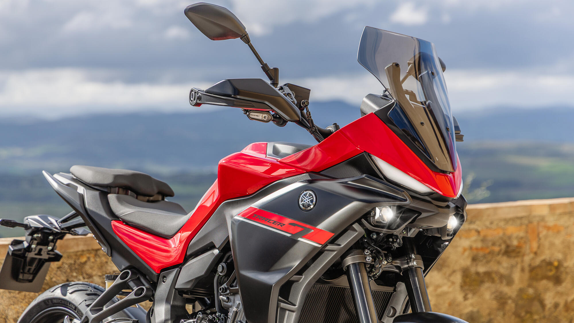 2025-Yamaha-MT07TR-EU-NA-Detail-001-03.jpg