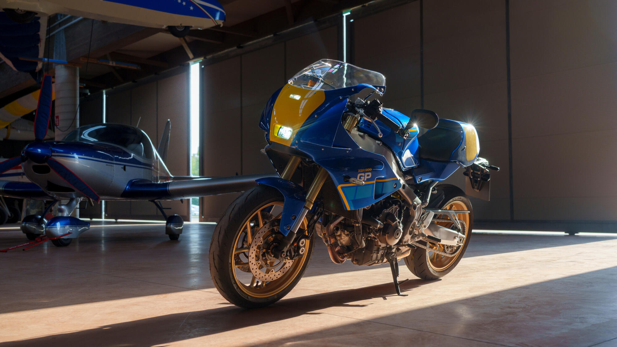 2027-Yamaha-XS850-S-EU-Legend_Blue-Static-003-03.jpg